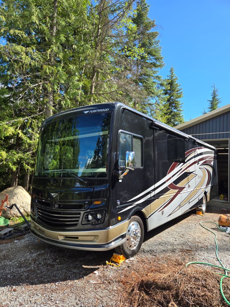 2018 Fleetwood Bounder 35P - National Vehicle