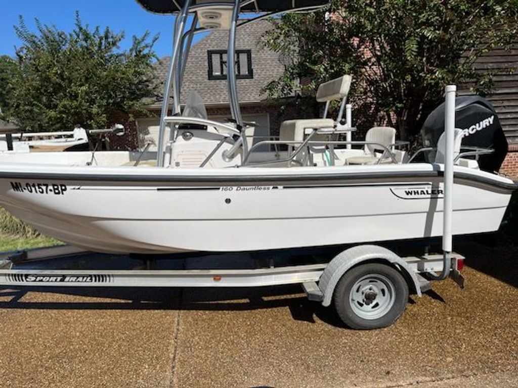 アルファ 2007 Boston Whaler Dauntless 170CC - National Vehicle