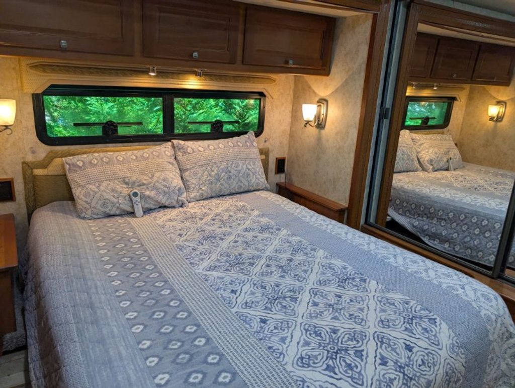 2009 Winnebago Itasca Meridian 34Y - National Vehicle