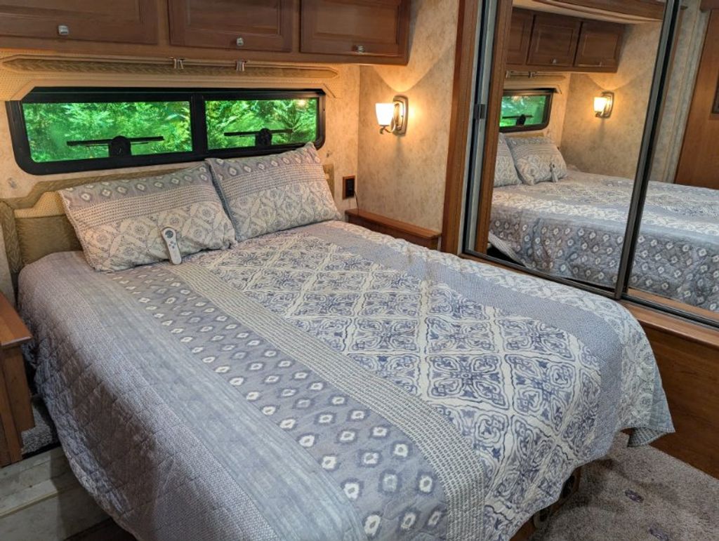 2009 Winnebago Itasca Meridian 34Y - National Vehicle