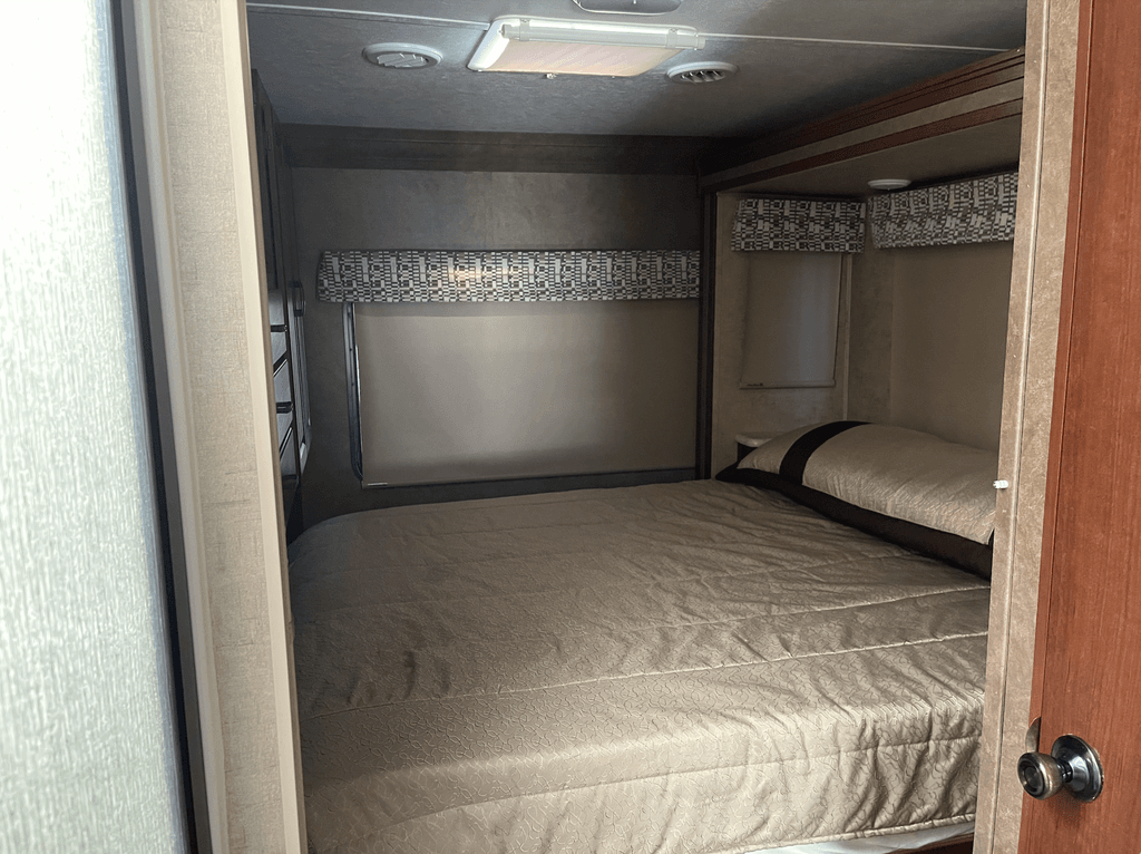 2016 Forest River Sunseeker 2860DS - National Vehicle