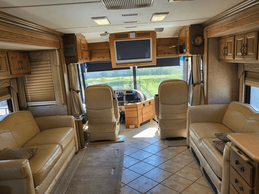 A-family様 2004 Fleetwood American Tradition 40J - National Vehicle