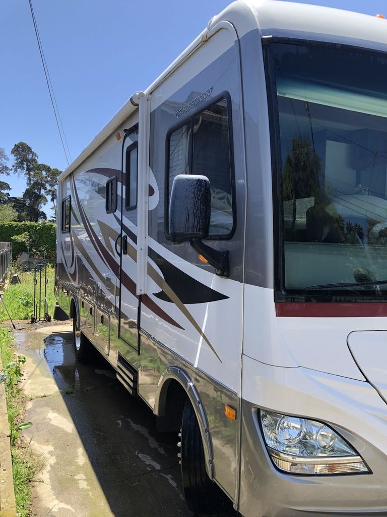 2015 Fleetwood Storm 28MS - National Vehicle