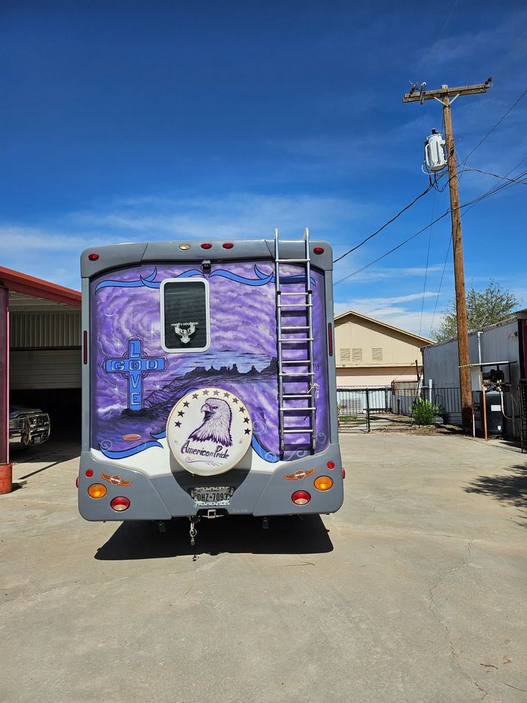 がー 2006 Winnebago View 23H - National Vehicle