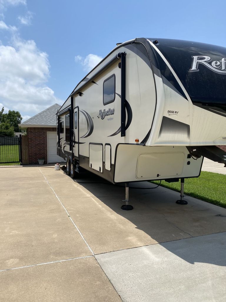 2019 Grand Design Reflection 337RLS - National Vehicle