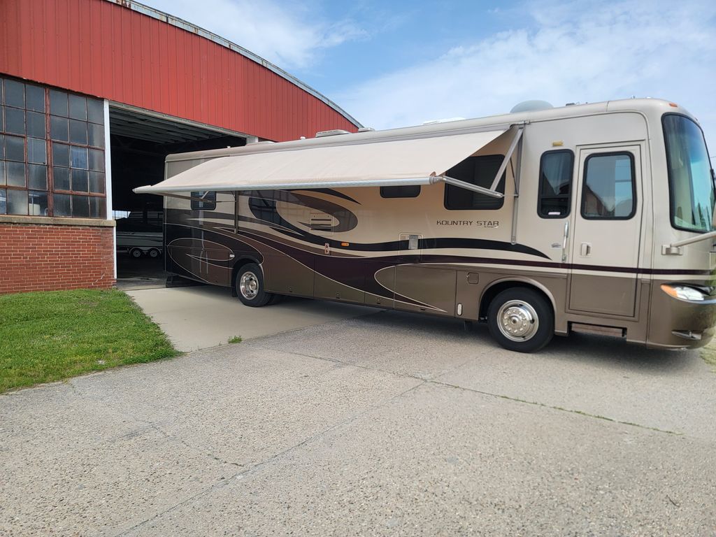 2005 Newmar Kountry Star 3721 - National Vehicle