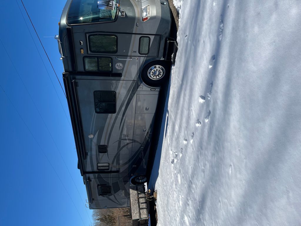 2007 Tiffin Motorhomes Phaeton 40QDH - National Vehicle