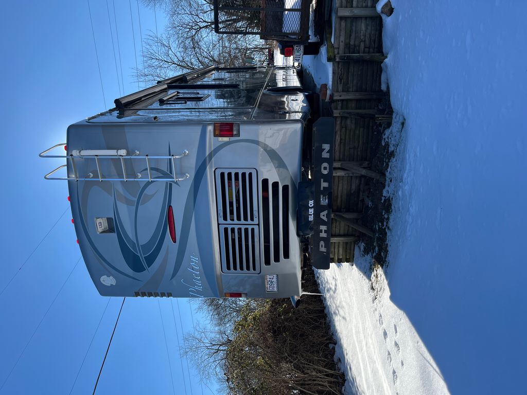 2007 Tiffin Motorhomes Phaeton 40QDH - National Vehicle