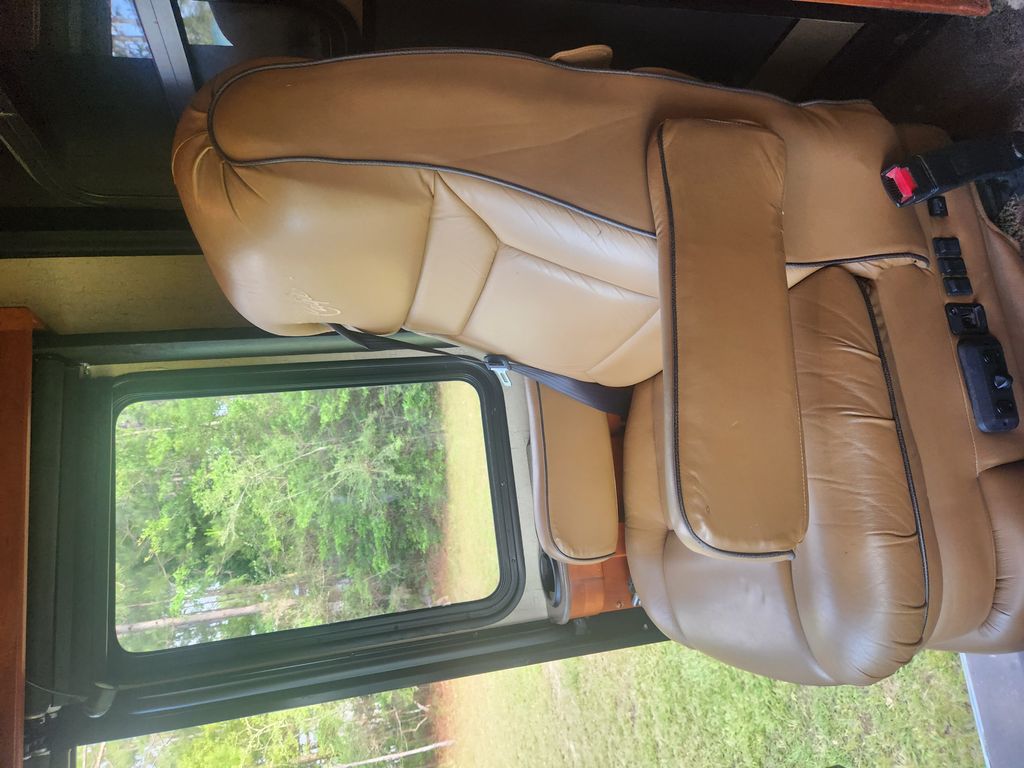 2010 American Coach American Eagle 45B - National Vehicle