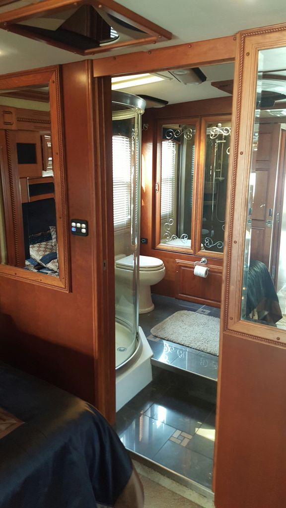 2010 American Coach American Eagle 45B - National Vehicle