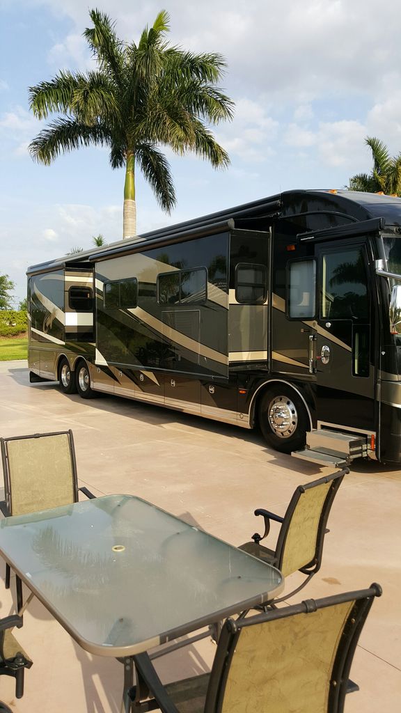 2010 American Coach American Eagle 45B - National Vehicle