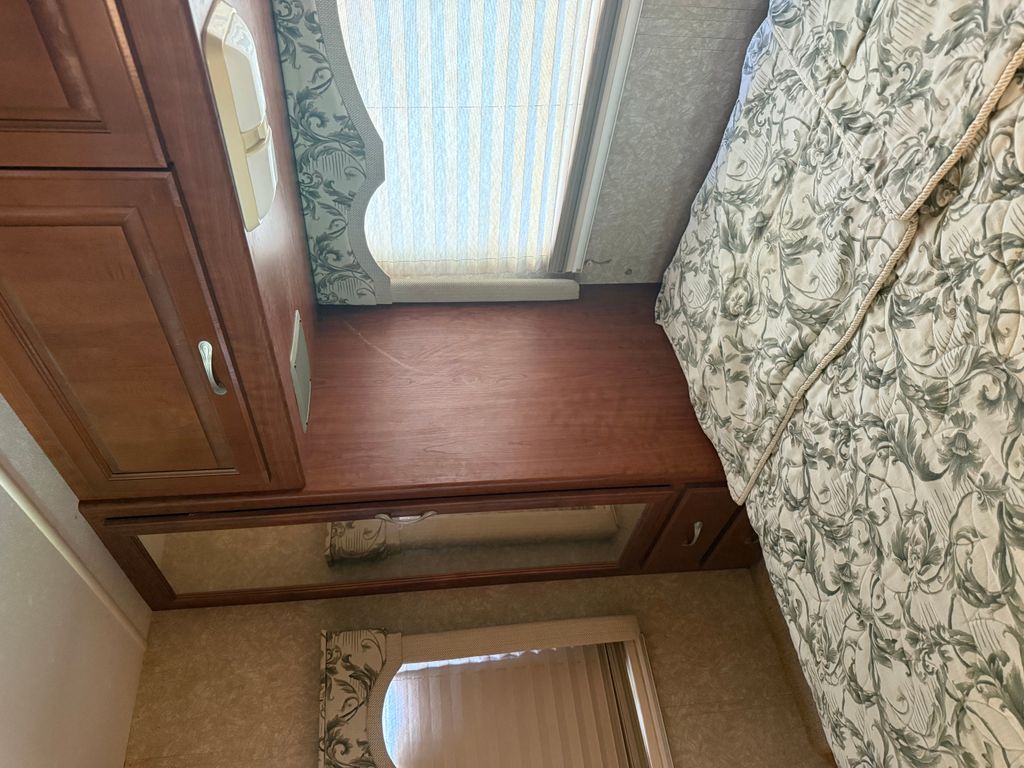 2006 Four Winds Chateau Sport 29R - National Vehicle