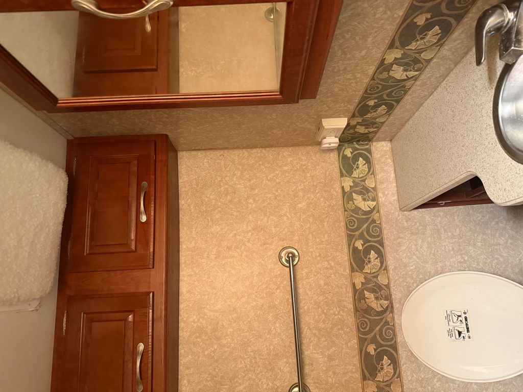 2006 Four Winds Chateau Sport 29R - National Vehicle