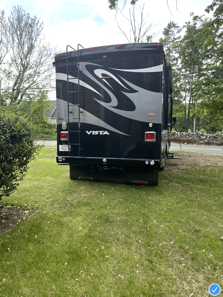 2013 Winnebago Vista 30T - National Vehicle