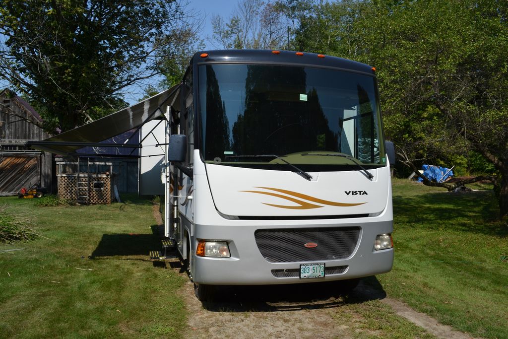 ポップ 2011 Winnebago Vista 26P - National Vehicle