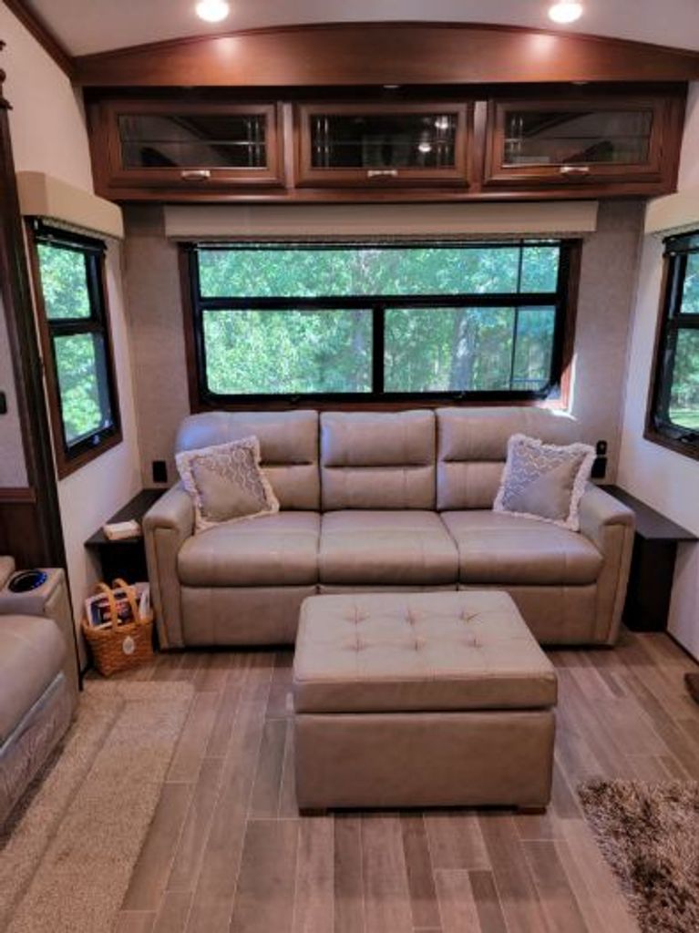 2018 Jayco Pinnacle 36FBTS - National Vehicle