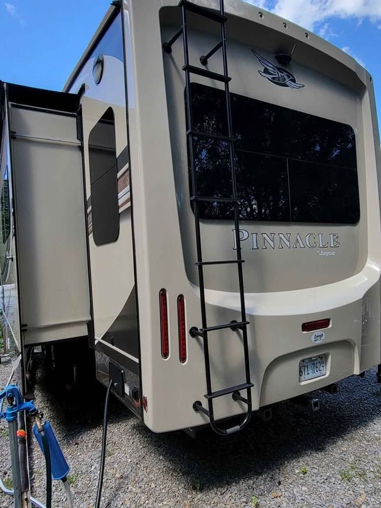 2018 Jayco Pinnacle 36FBTS - National Vehicle