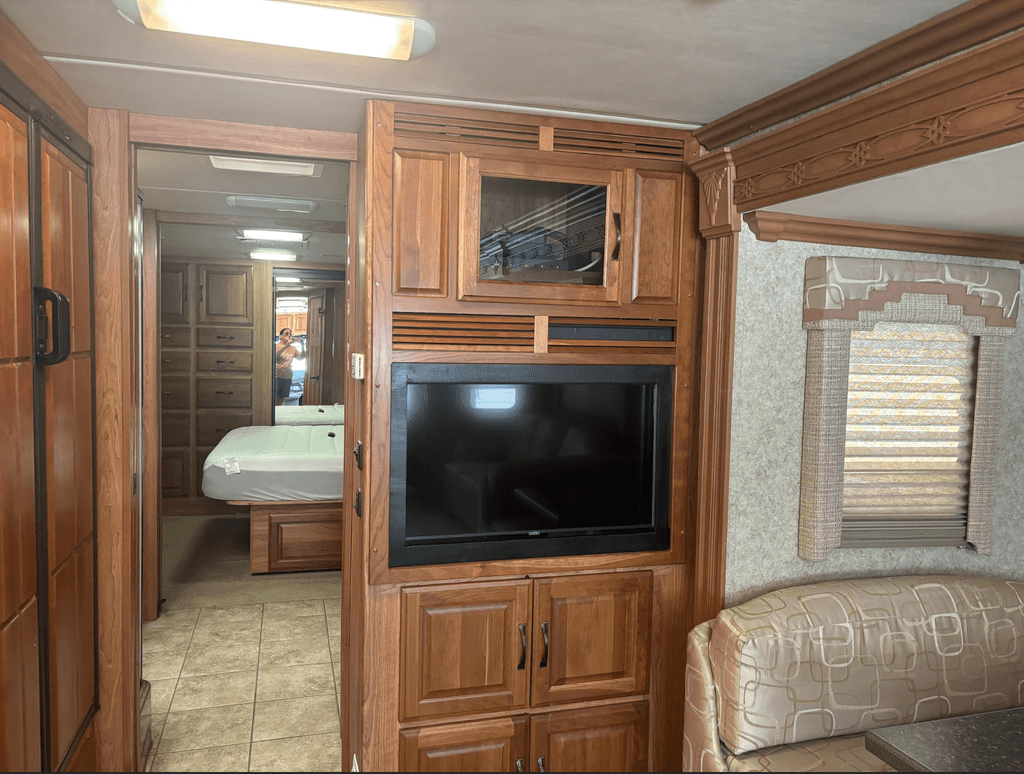 セット 2009 Coachmen Sportscoach Encore 40QS - National Vehicle