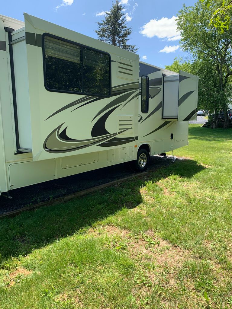 2011 Jayco Greyhawk 31DS - National Vehicle