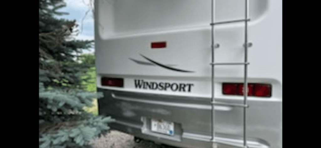 エース 2004 Four Winds Windsport 35F - National Vehicle