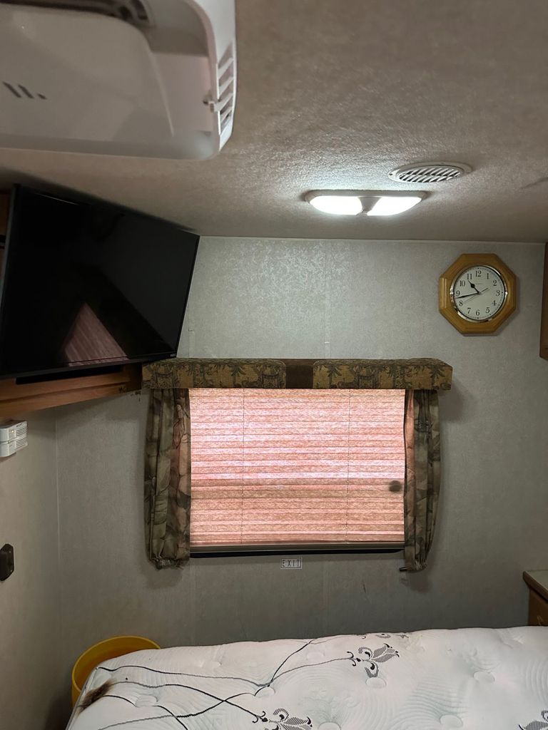 2002 Coachmen Cross Country Elite 370DS - National Vehicle