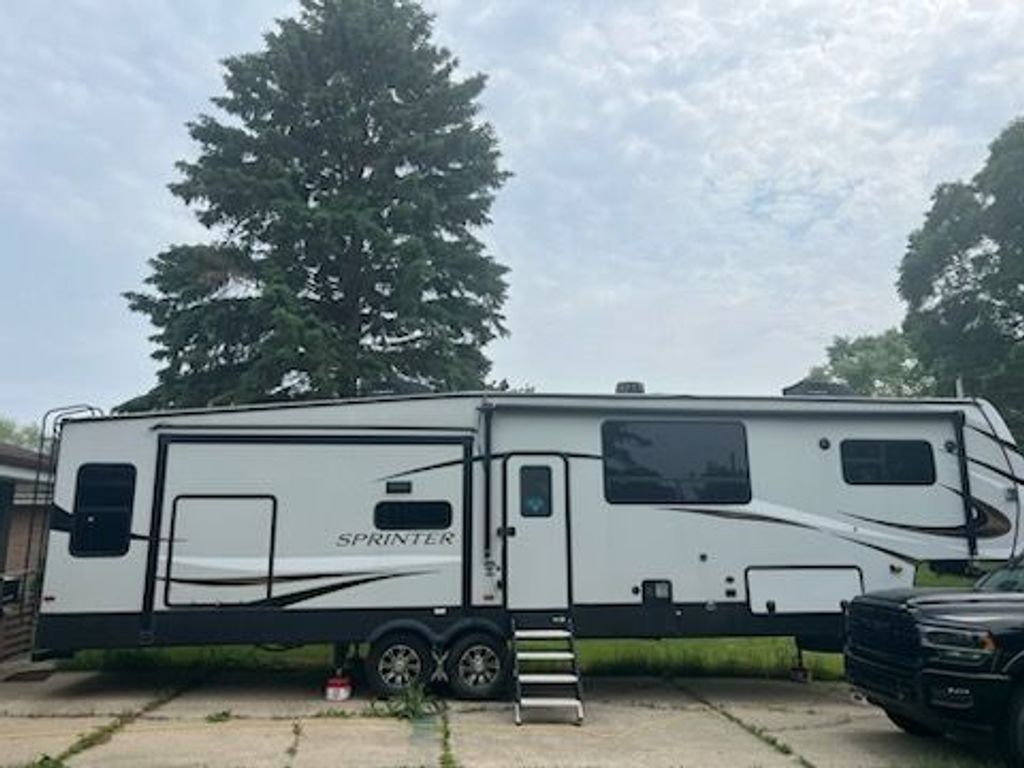 2021 Keystone Sprinter Limited 3570LFT - National Vehicle