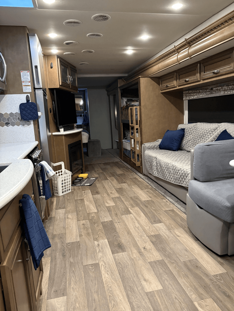 2021 Newmar Bay Star 3616 - National Vehicle