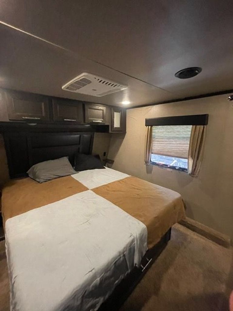 2016 Keystone Fuzion 413 - National Vehicle