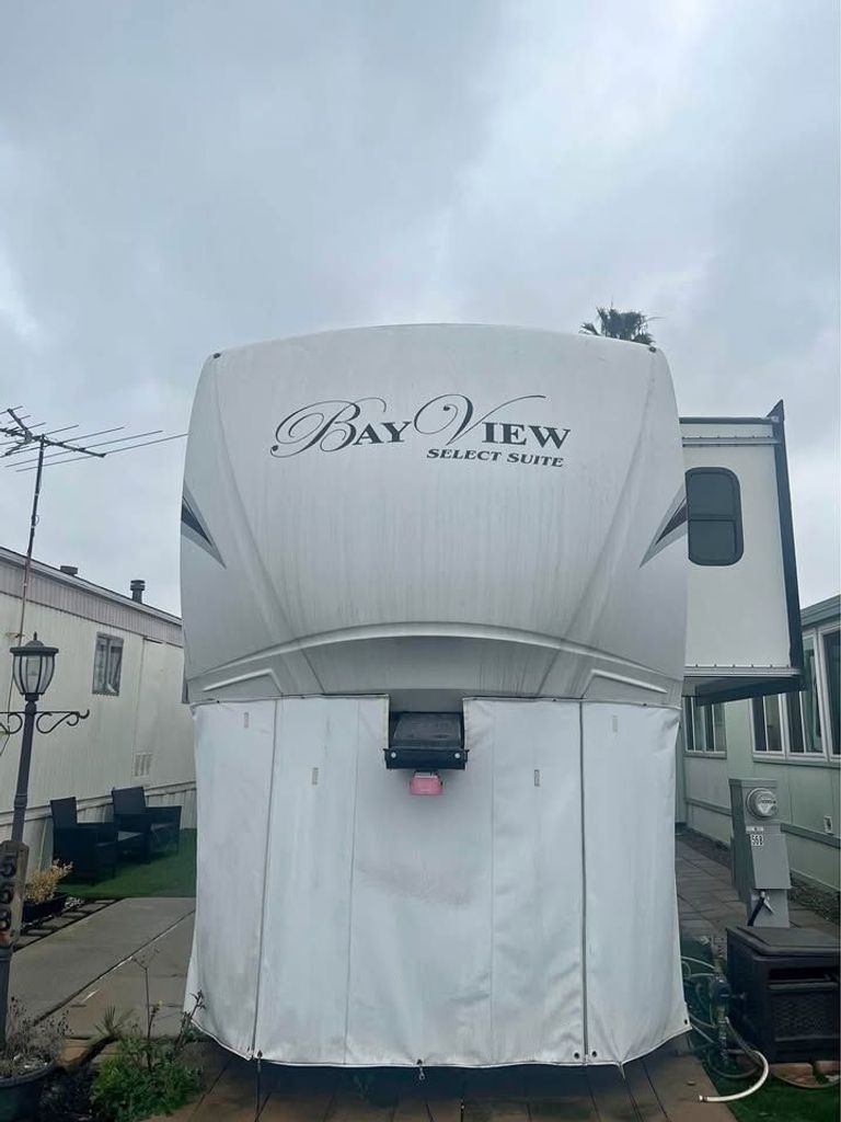 2017 Evergreen Bay View 374REBH - National Vehicle