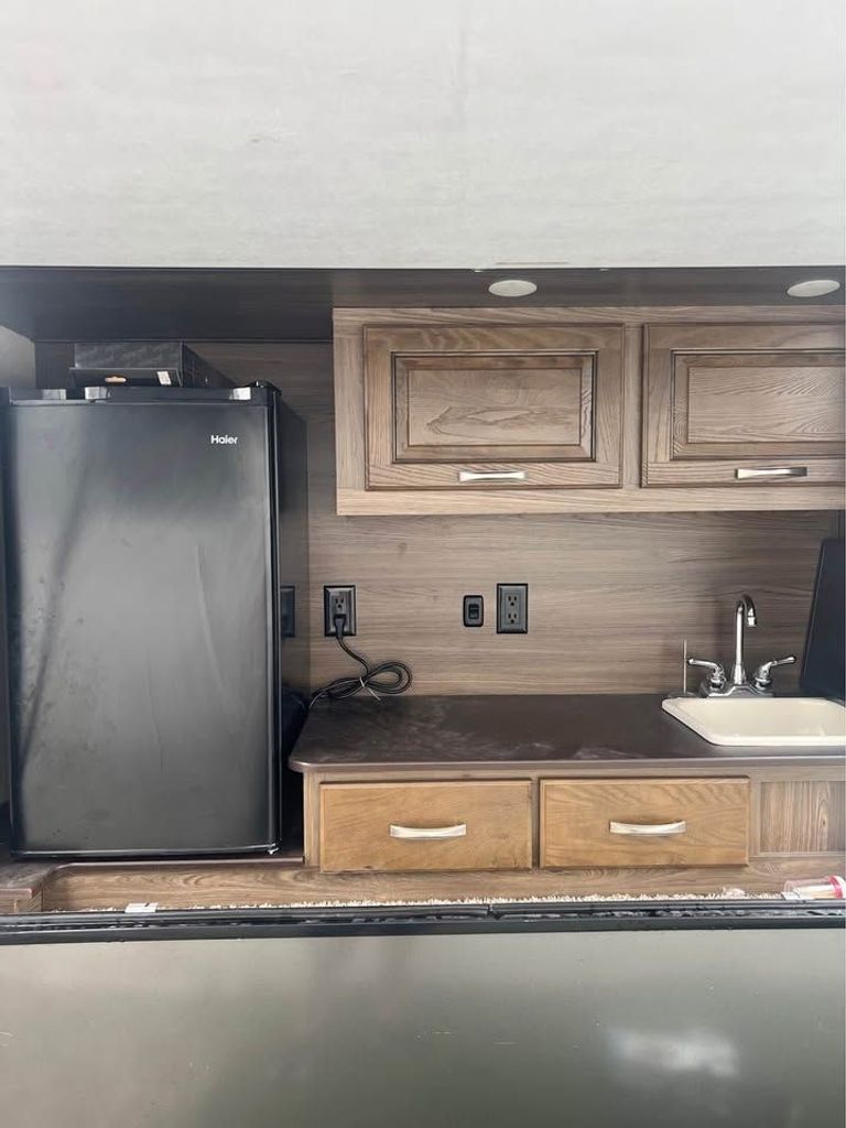 2017 Evergreen Bay View 374REBH - National Vehicle