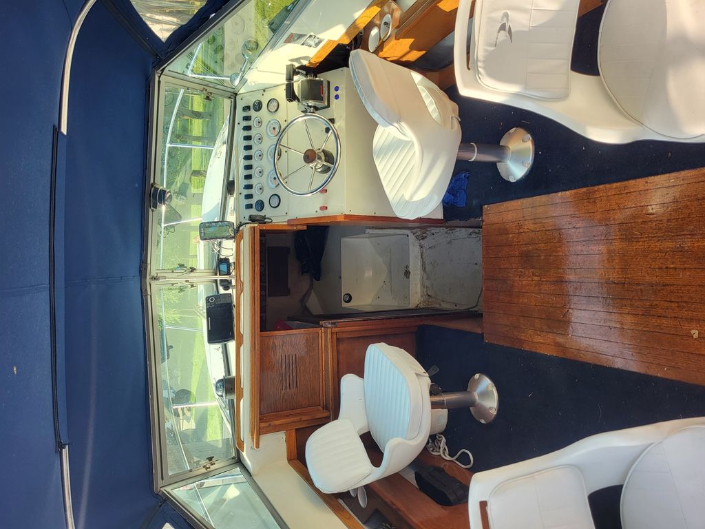 1977 Sea Ray 240 - National Vehicle