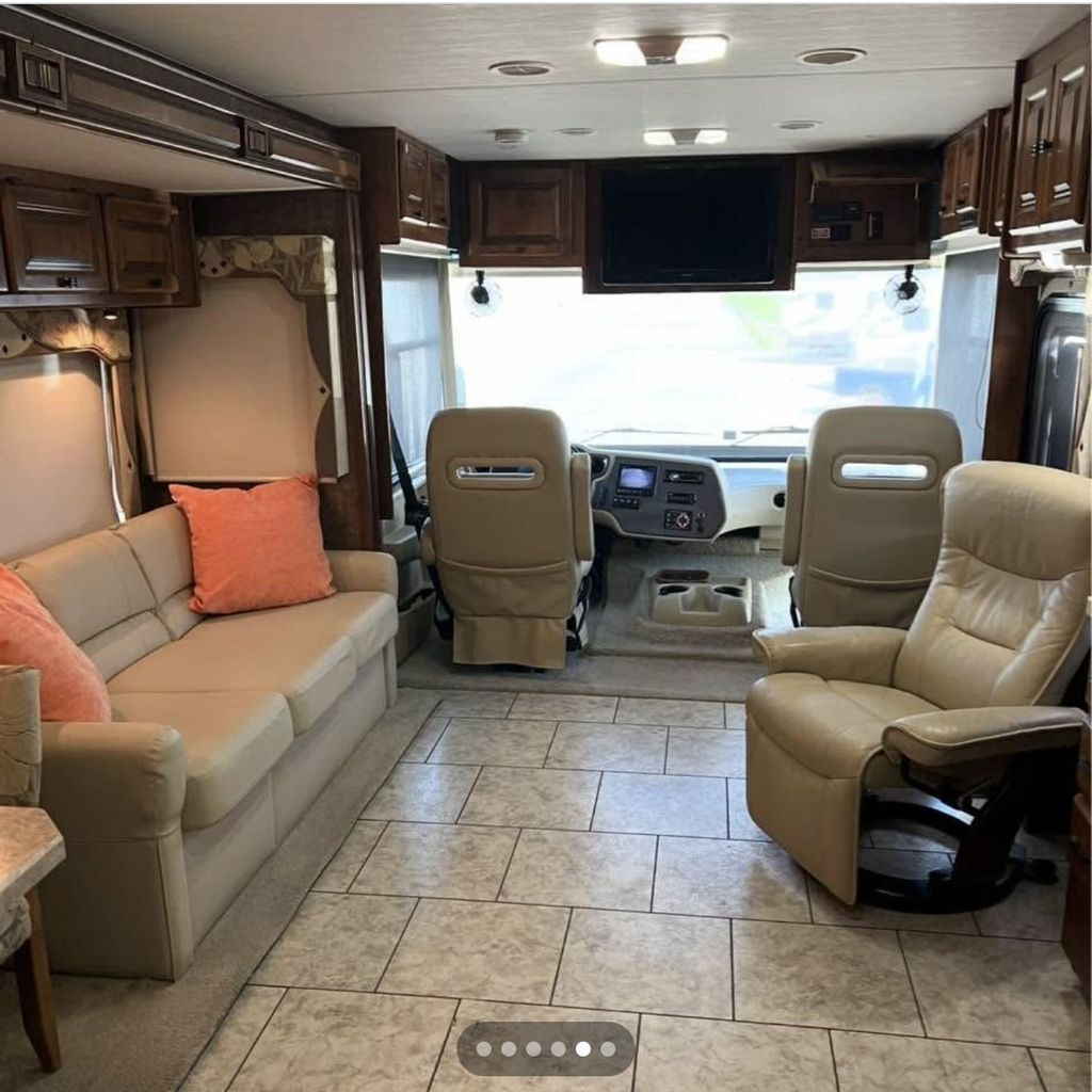 ソファー 2012 Tiffin Motorhomes Allegro Open Road 34TGA - National Vehicle