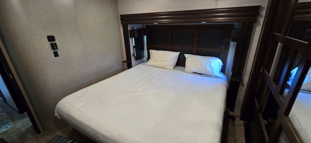 2019 Jayco North Point 377RLBH - National Vehicle