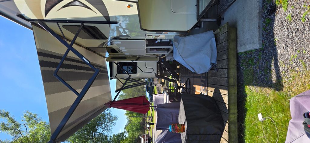 2019 Jayco North Point 377RLBH - National Vehicle