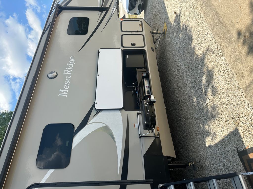 シークエンス3 2021 Highland Ridge Mesa Ridge 371MBH - National Vehicle
