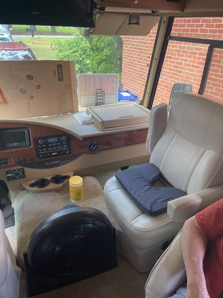 2012 Itasca Sunstar 26P - National Vehicle