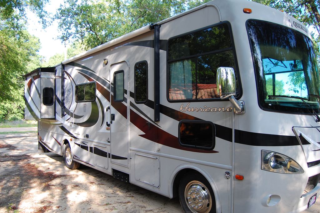 2013 Thor Motor Coach Hurricane 29X - National Vehicle