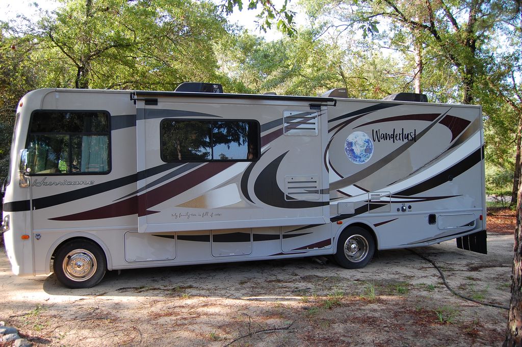 2013 Thor Motor Coach Hurricane 29X - National Vehicle