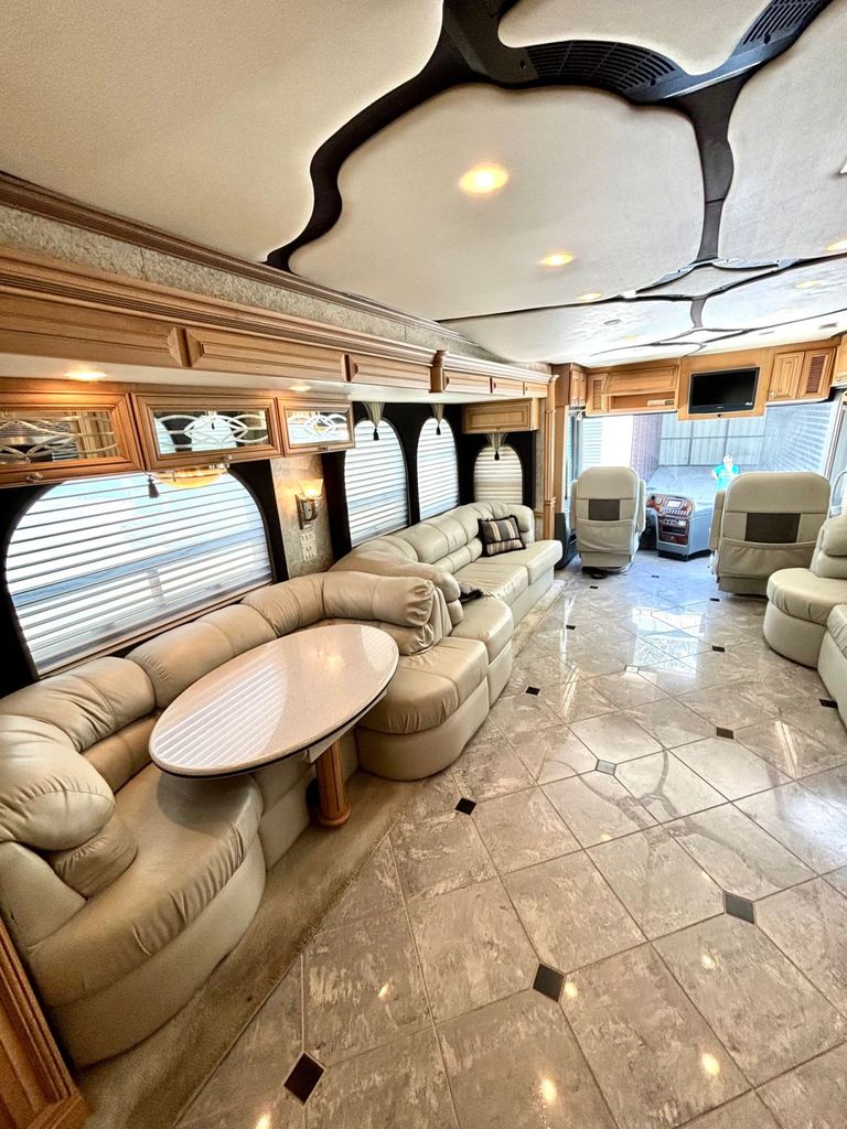 したん 2008 Newmar Essex 4502 - National Vehicle
