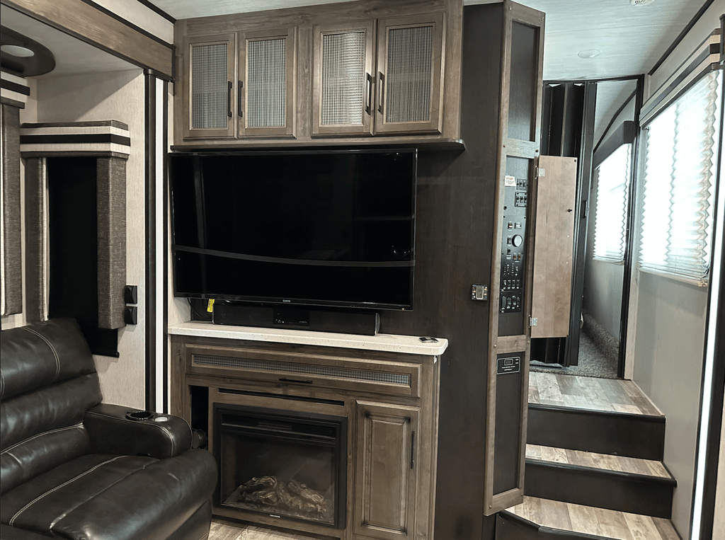 2019 Heartland Cyclone 3600 - National Vehicle