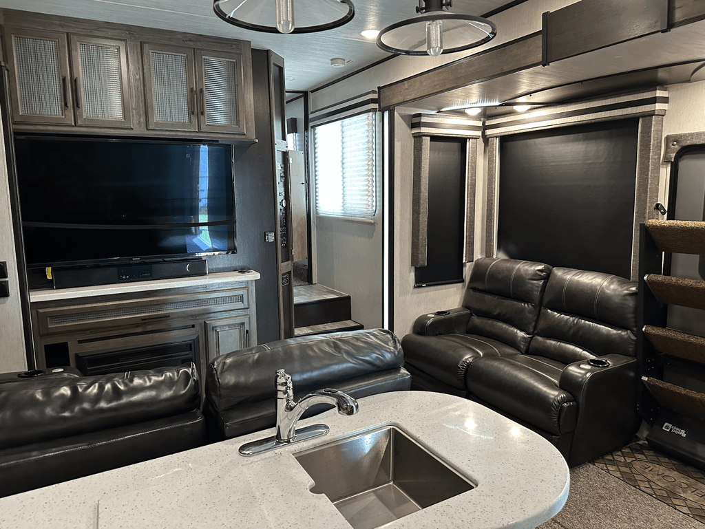 2019 Heartland Cyclone 3600 - National Vehicle