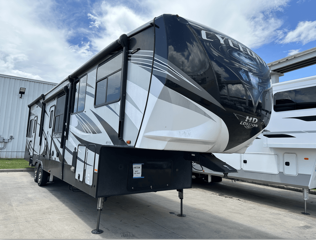 2019 Heartland Cyclone 3600 - National Vehicle