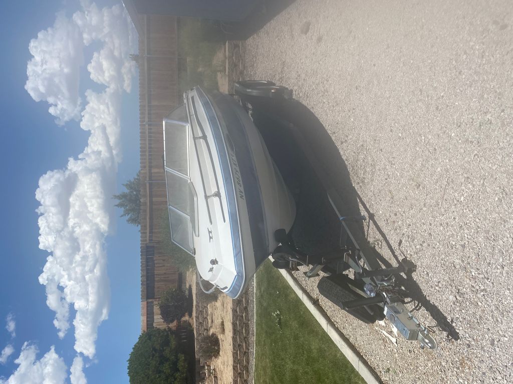 1986 Sun Runner Sun Dance 18.3 - National Vehicle