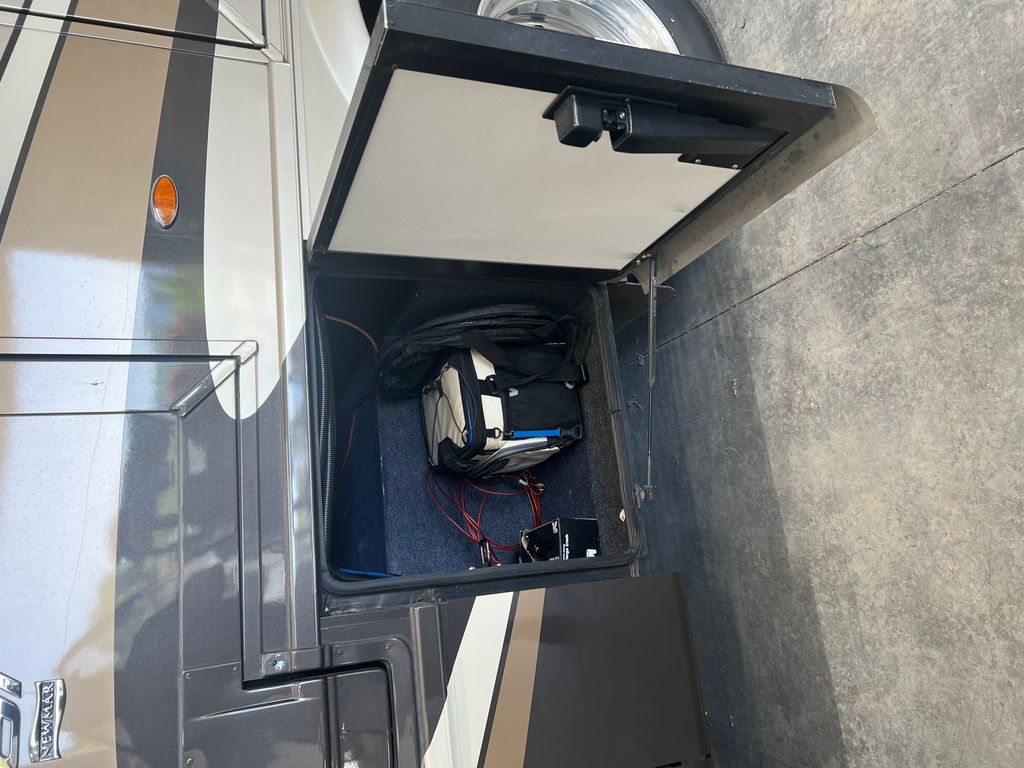 2019 Newmar Canyon Star 3722 - National Vehicle