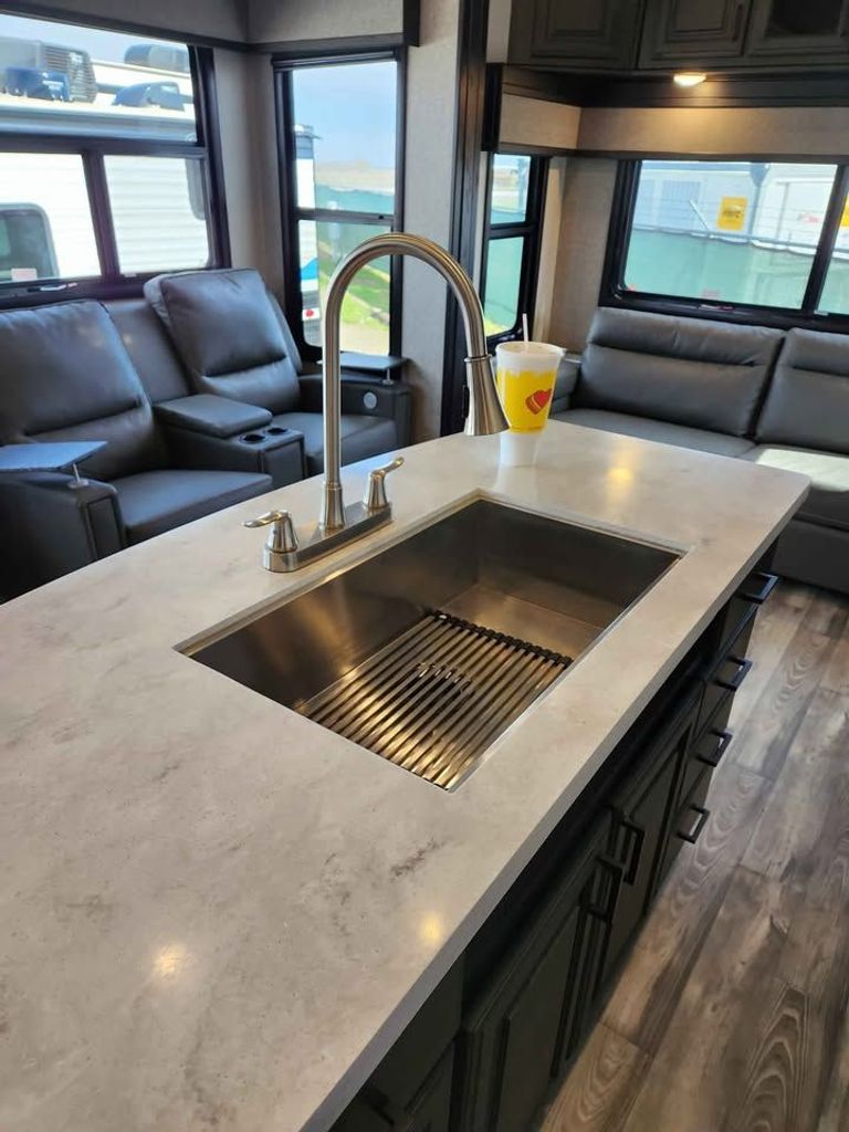 2022 Highland Ridge Open Range 371MBH - National Vehicle