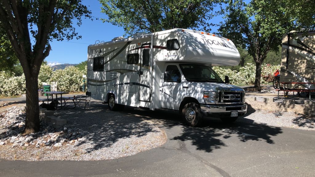 2009 Fleetwood Tioga Ranger 25G - National Vehicle