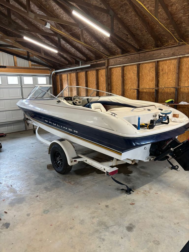 のん 1996 Bayliner Capri 2050 LS - National Vehicle