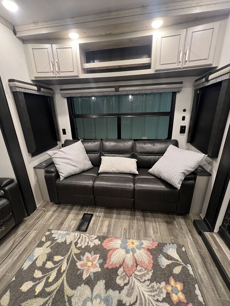 2021 Keystone Alpine 3120RS - National Vehicle