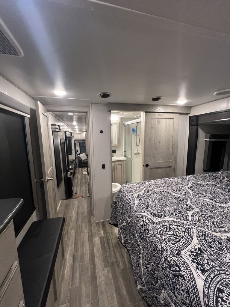 2021 Keystone Alpine 3120RS - National Vehicle