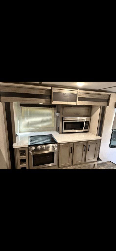 2020 Keystone Raptor 429 - National Vehicle